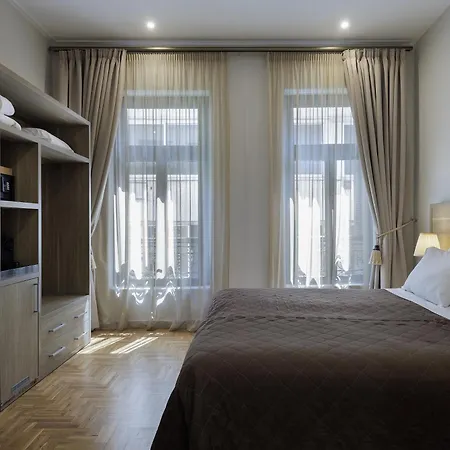 Manor 3*